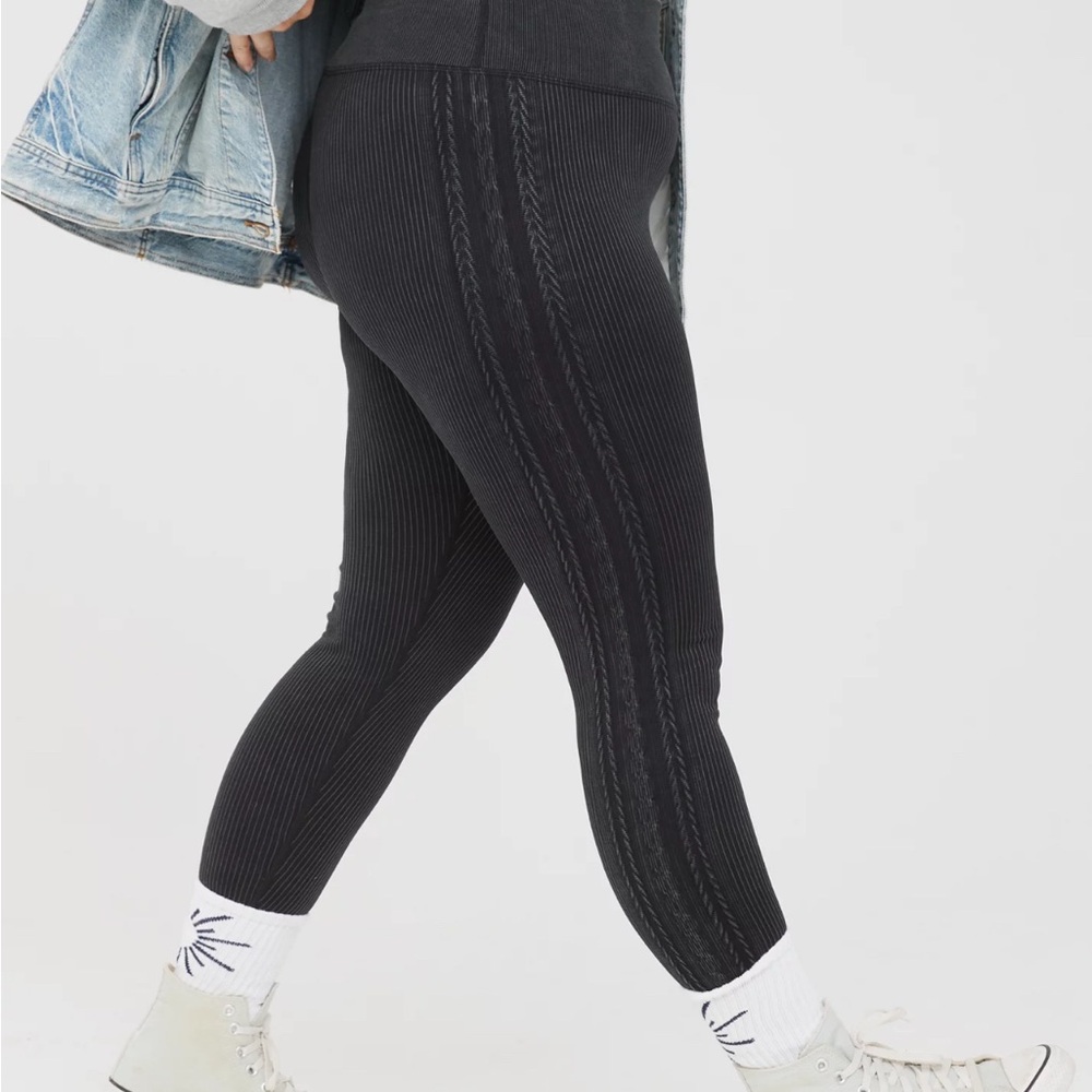 OFFLINE By Aerie Seamless Cable High Waisted Legging women’s medium NWT